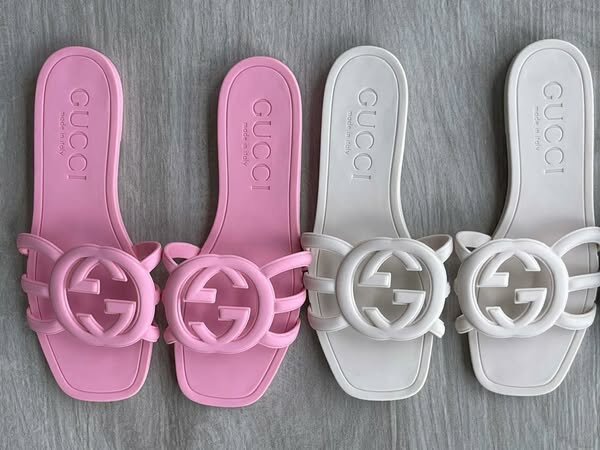 women's high-quality gucci flip-flops