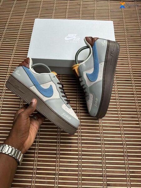 Baskets Air modernes grises