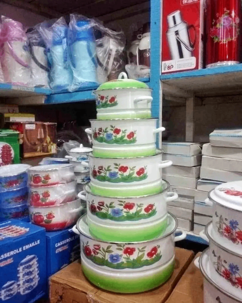 Ensemble de casseroles émaillées décoratives