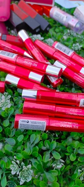 Maquillage de marque à moindres coût 