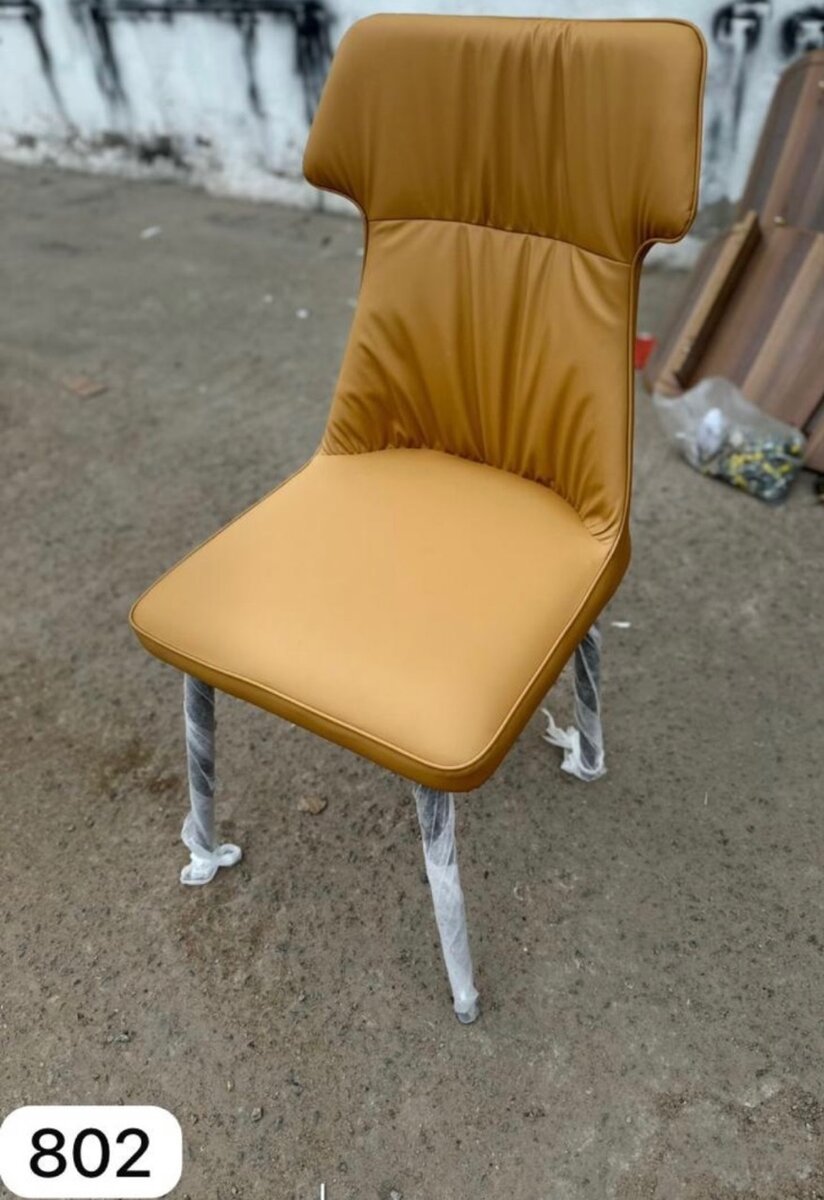 Chaise de salle à manger moderne