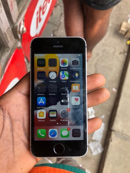 iPhone SE