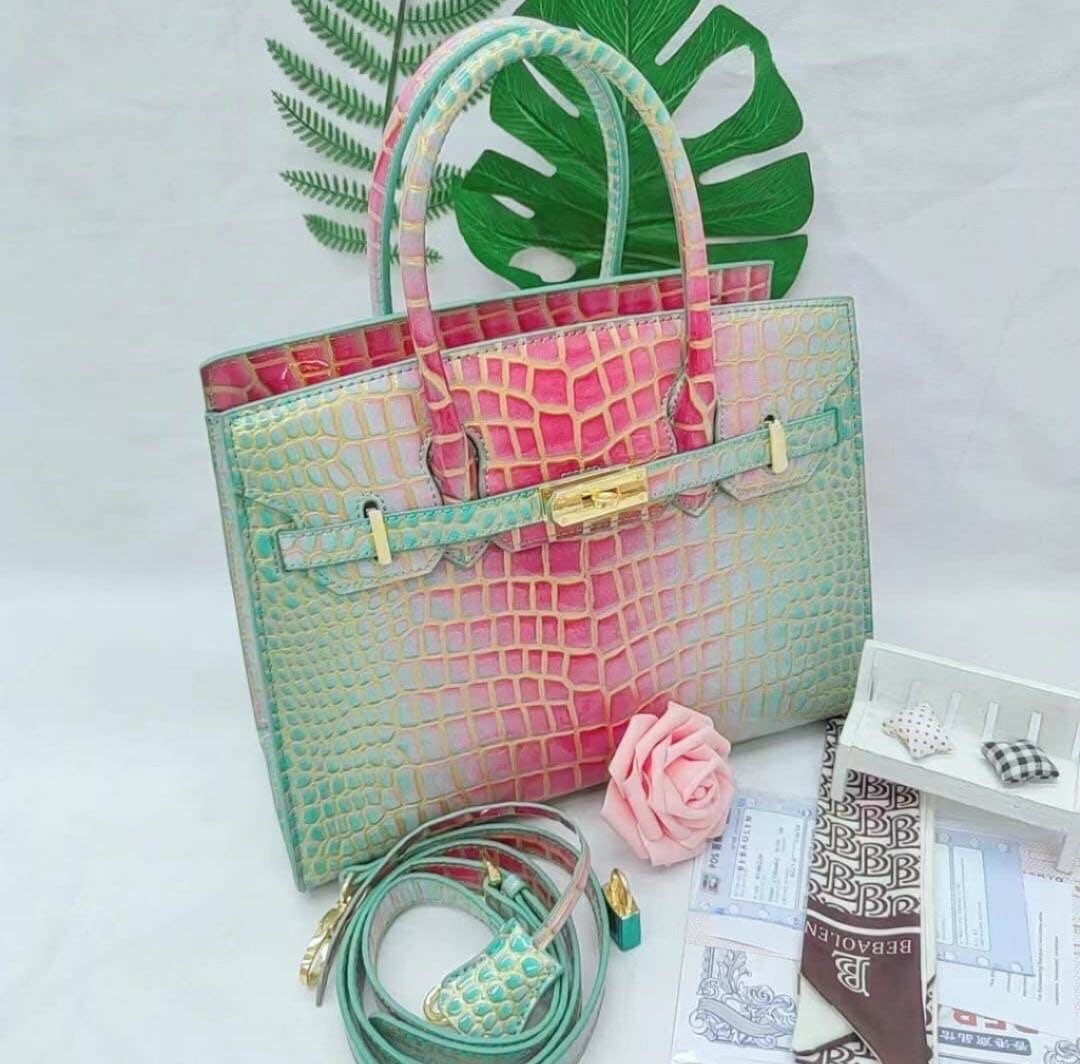 Leather ladies handbag