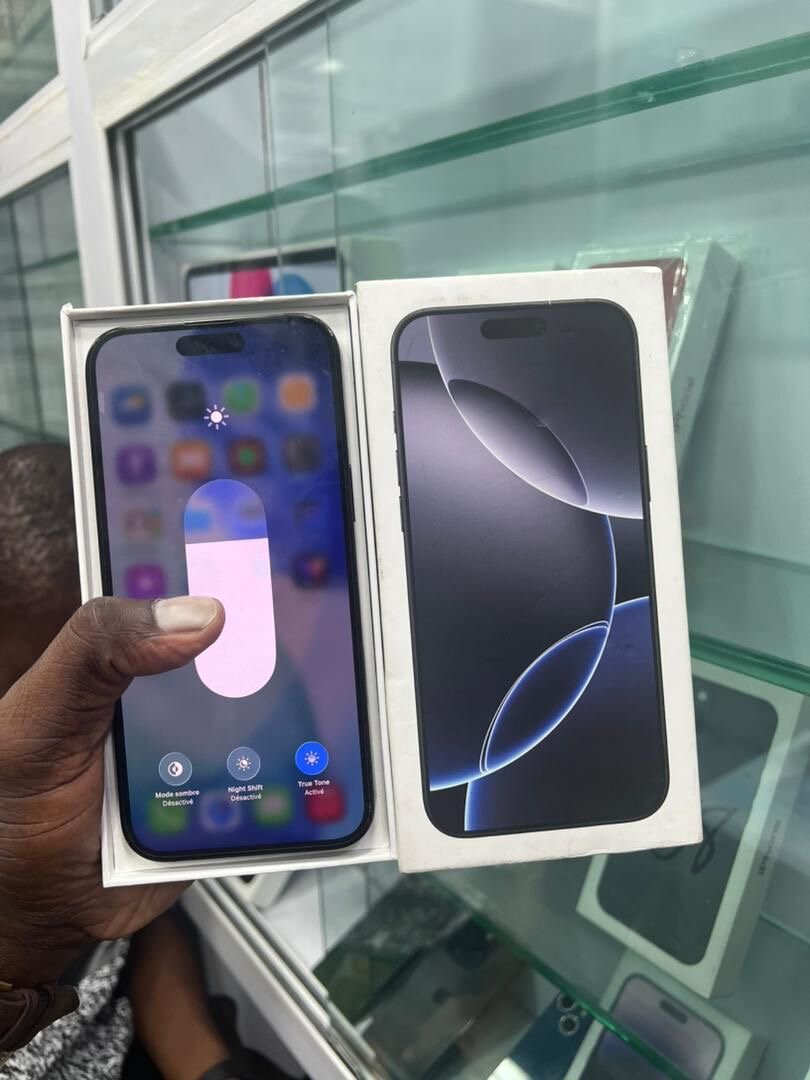 iPhone 16 Pro Max Noir