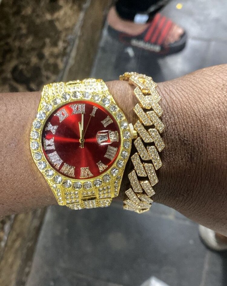 Montre Luxueuse Dorée Strass