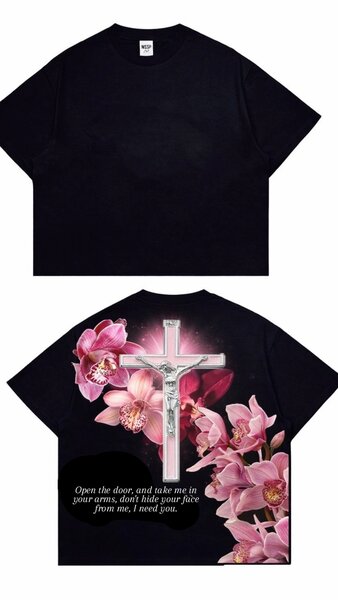 T-shirt à motif croix et fleurs
