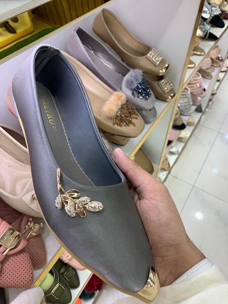 Ladies Metro Pump Gray Color