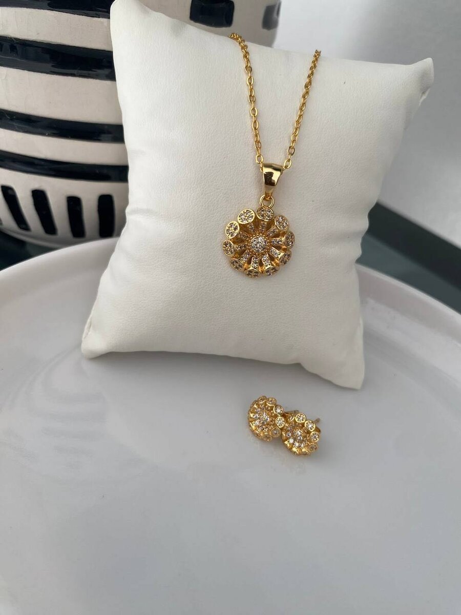 Collier et Boucles en Or