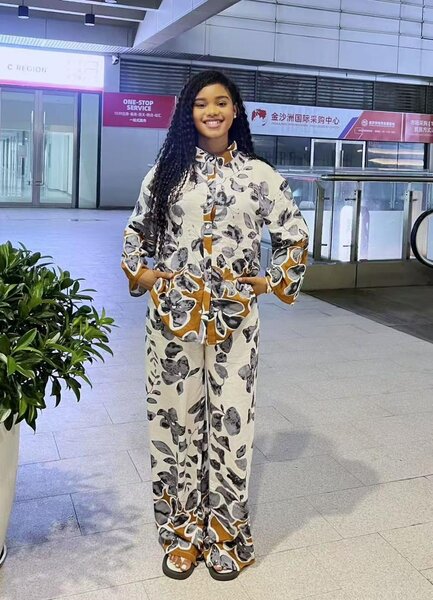 Pyjama en satin imprimé floral