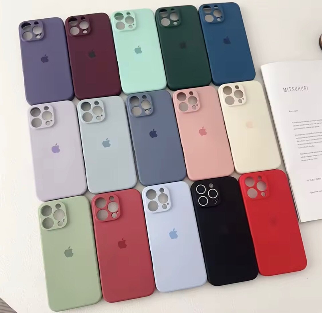 Coque en silicone pour iPhone 14