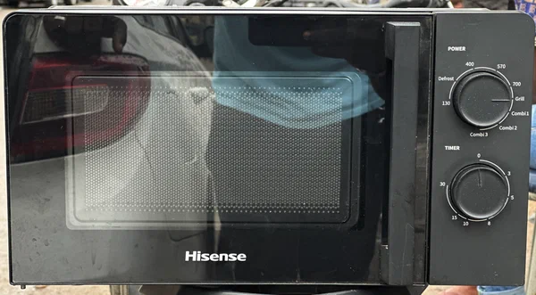 Micro-ondes polyvalent moderne