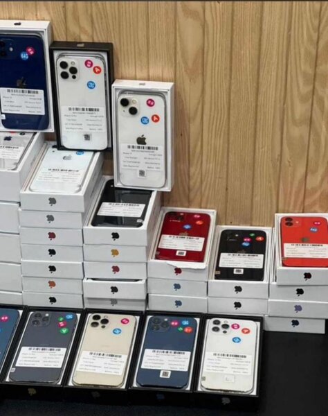 15pro Max seconde eta 10/10 disponibles avec sont cartons