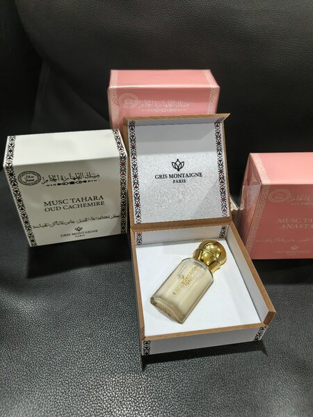 Gris Montaigne Musc Tahara