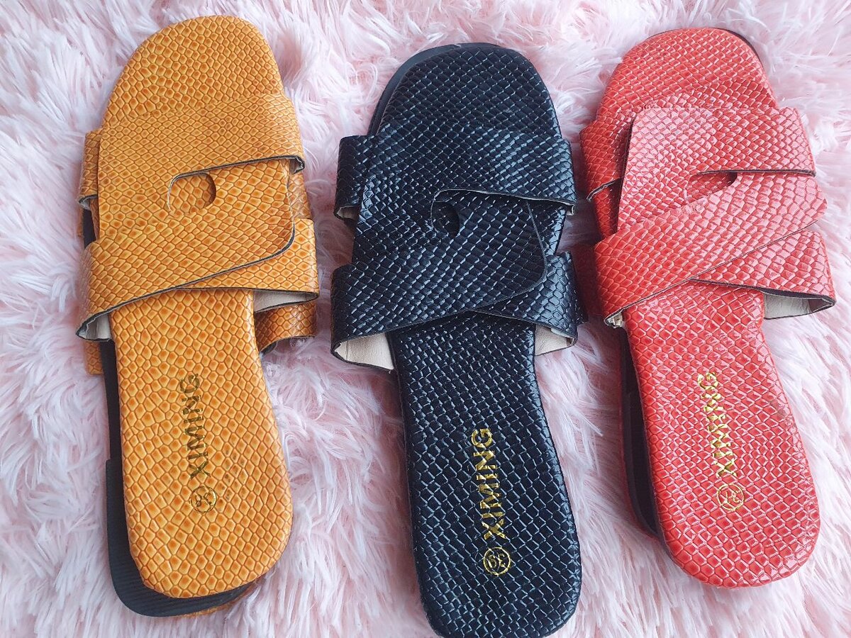 Sandales colorées en cuir