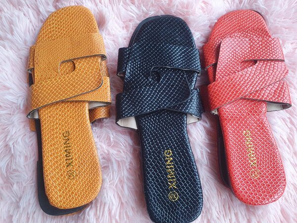 Sandales colorées en cuir