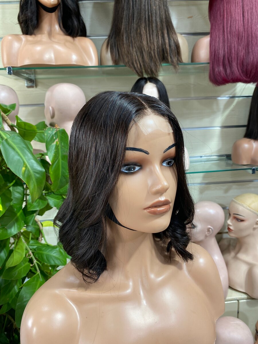 Perruque mi-longue en dentelle