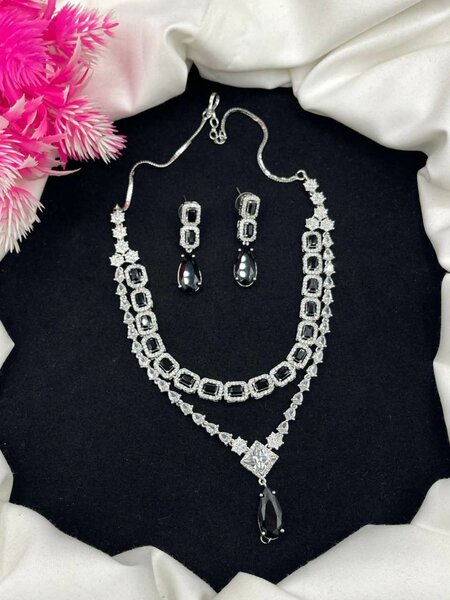 Ladies wedding set Necklace and earrings