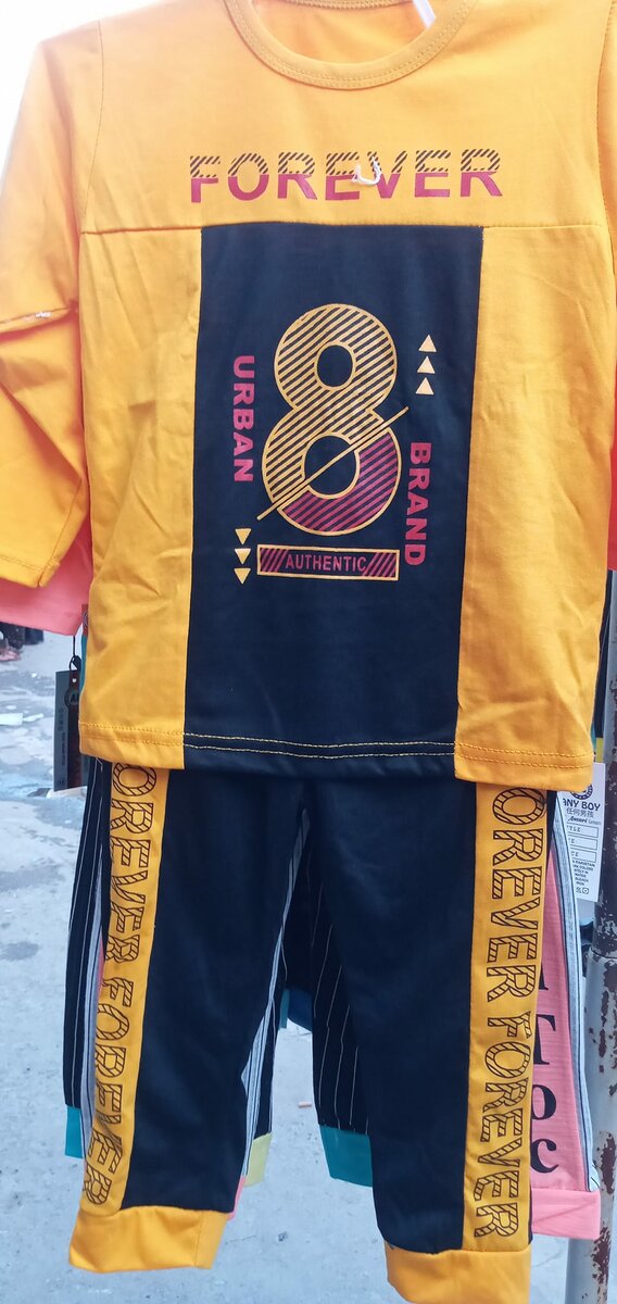 Sweatshirt and pants set