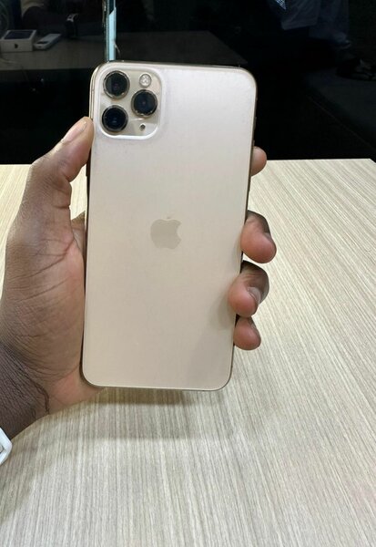 iPhone 11 Pro Max  64 GB dispo