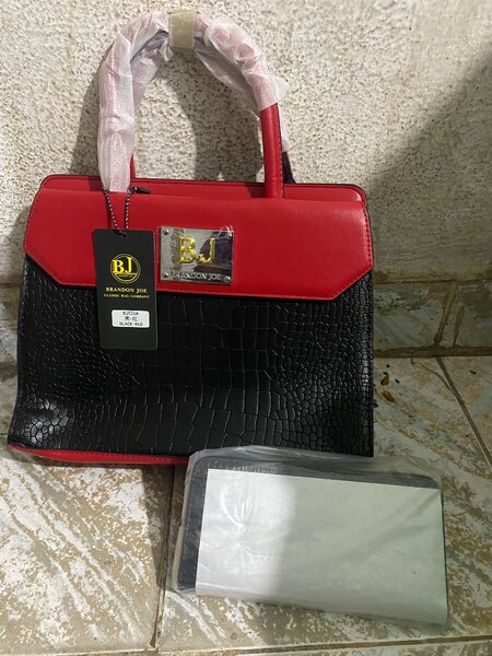 Sac à main chic bicolore