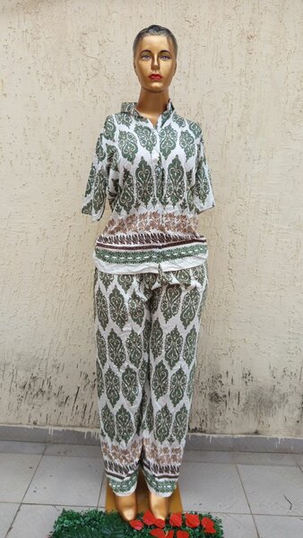 Tenue décontractée femme imprimée