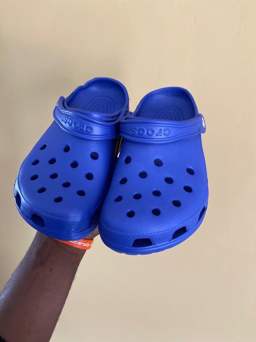 crocs