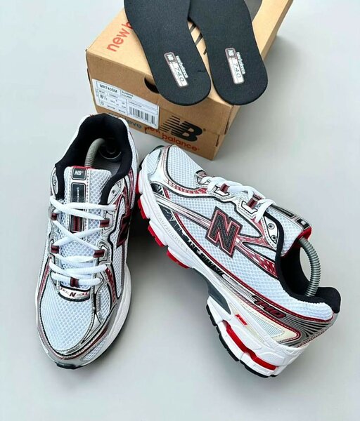 NEW BALANCE 740