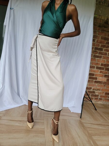 Side tie casual skirt