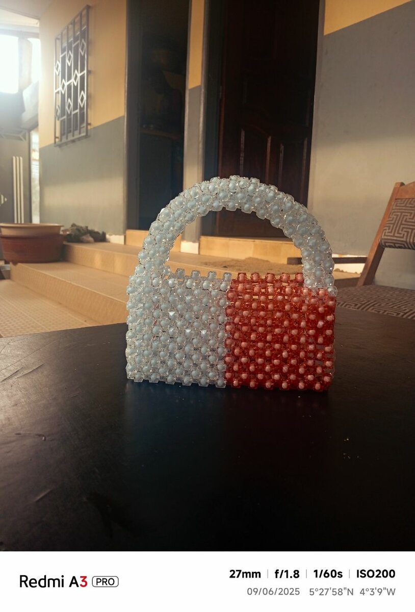 Sac à main perlé fait main