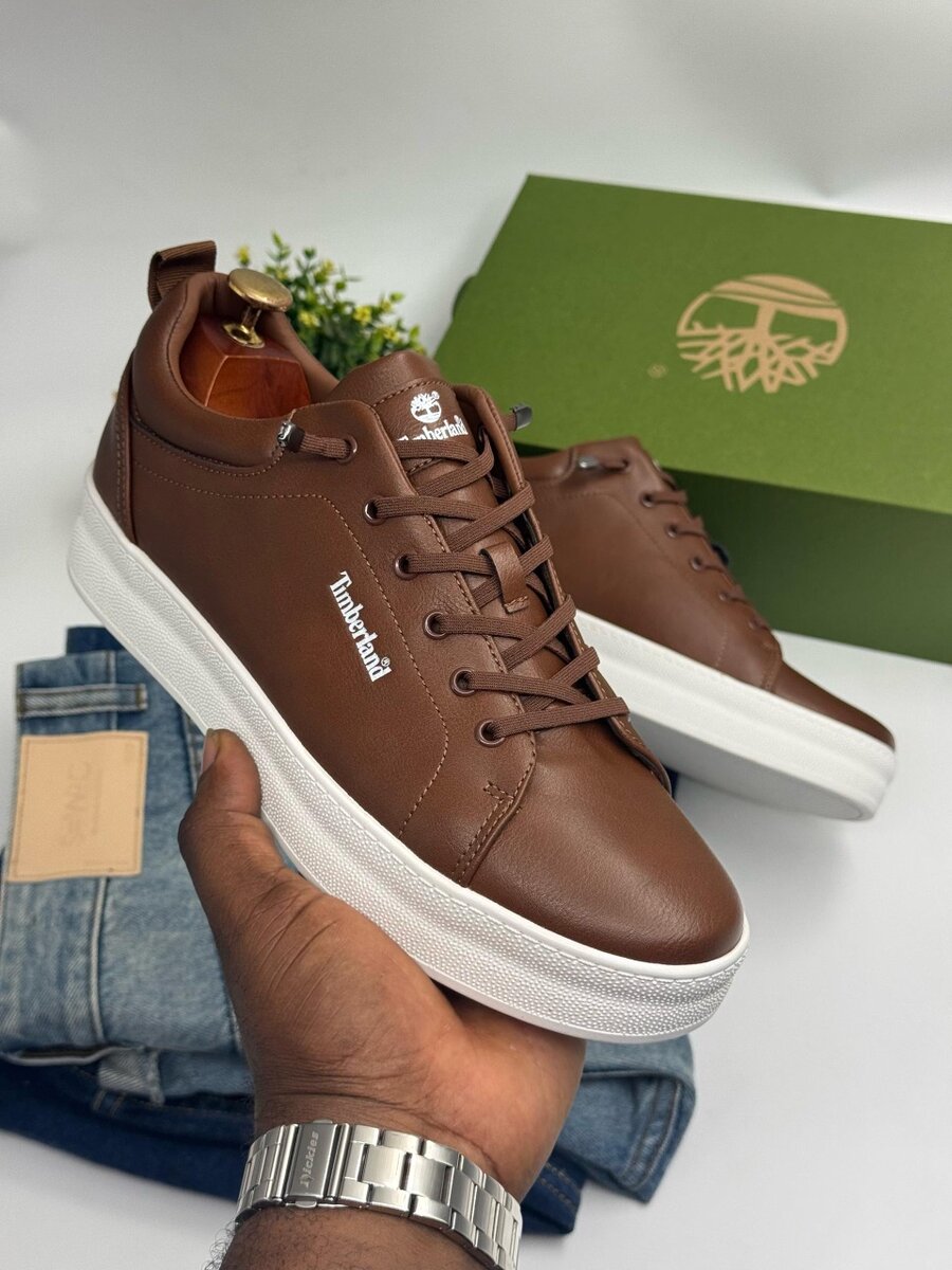TIMBERLAND BROWN AND WHITE