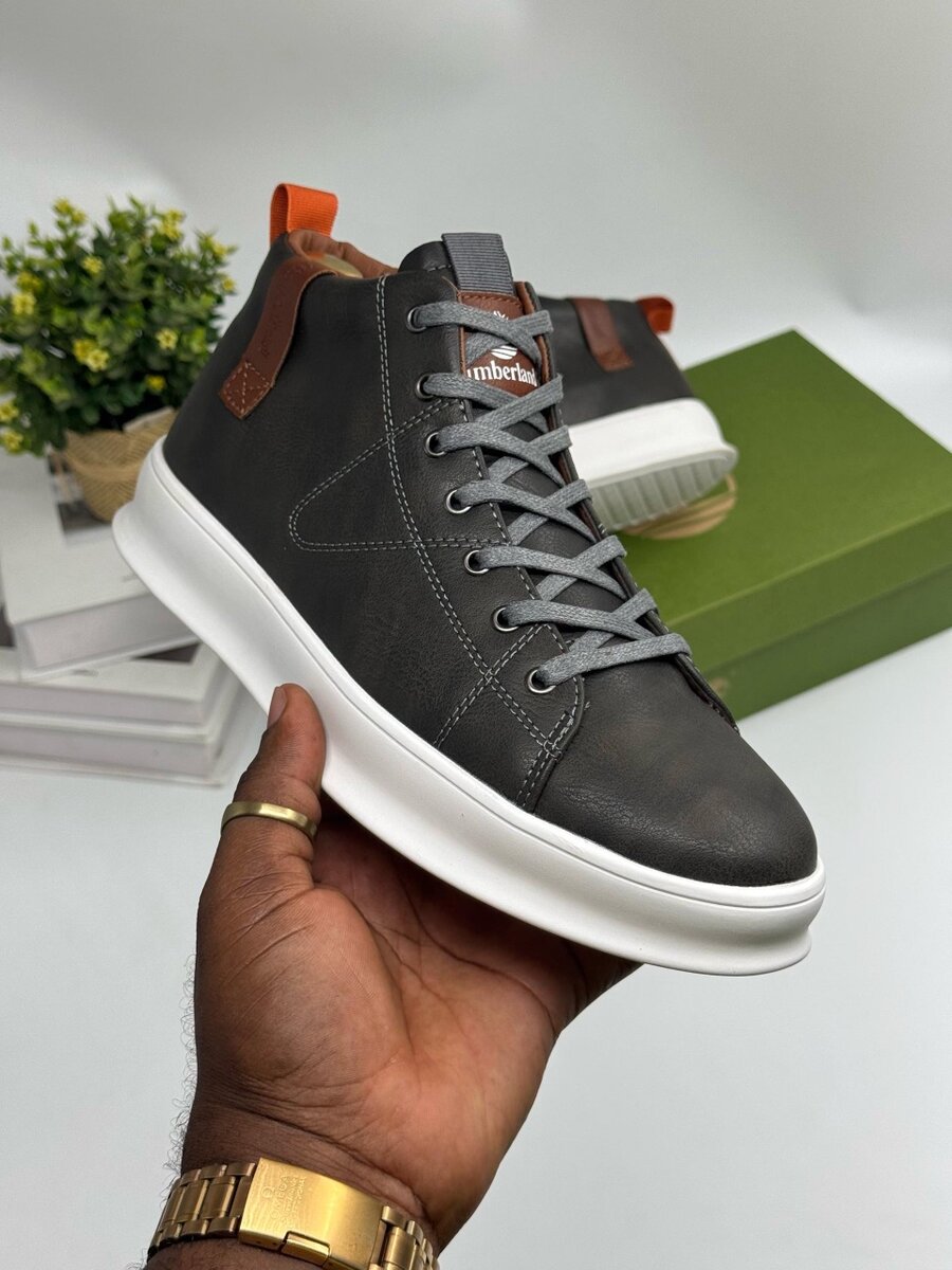 TIMBERLAND GREY AND WHITE