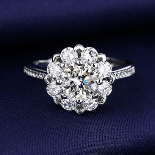 Bague en diamant florale