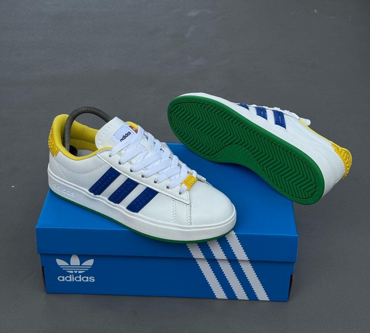 Sneakers blancs Adidas élégants