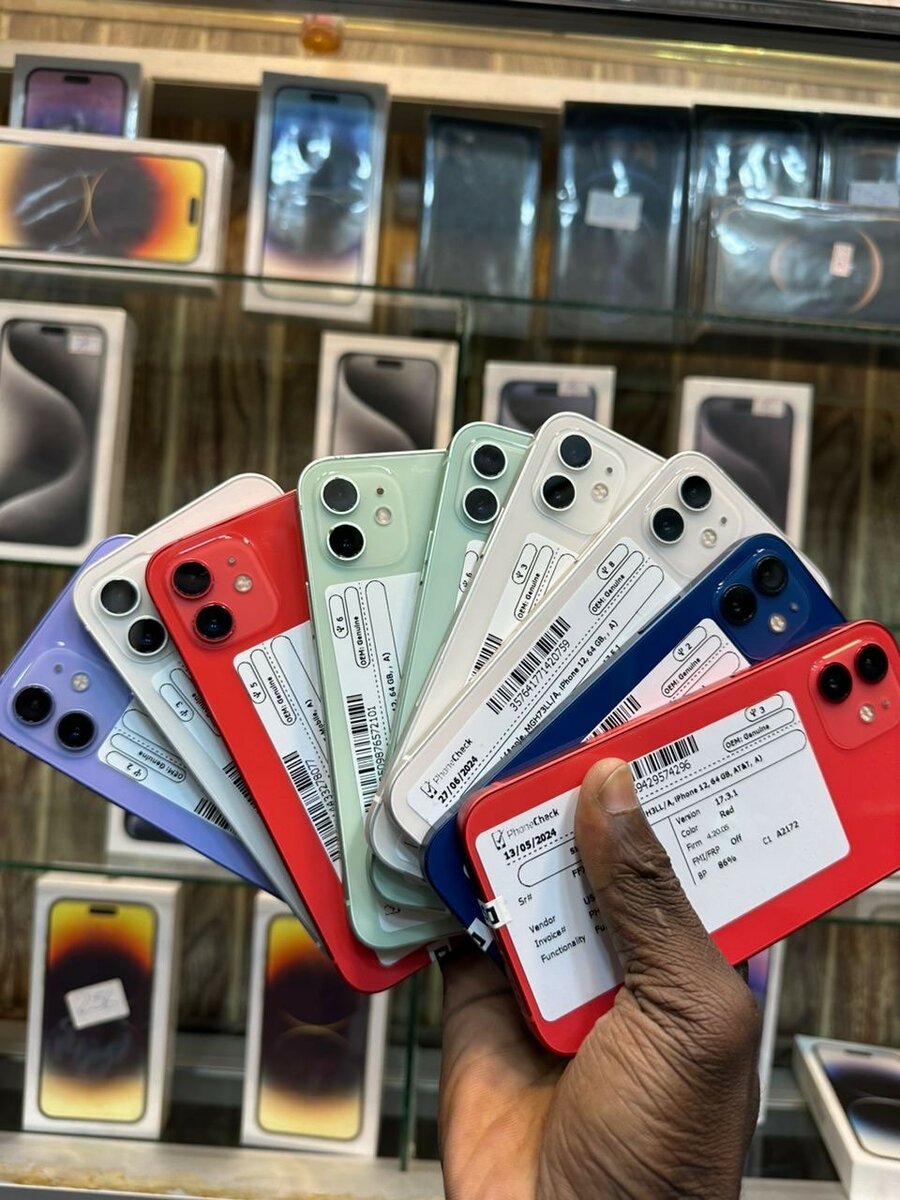 IPHONE 12 simple Quasi neuf