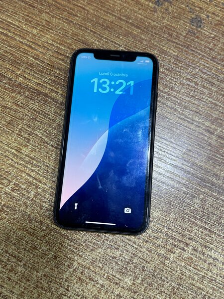 iPhone 11 noir 64 Go