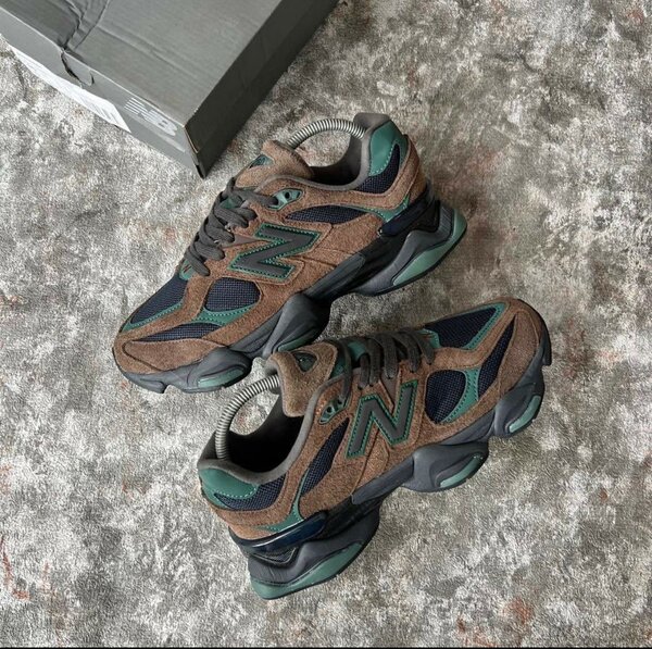 New Balance Sneakers