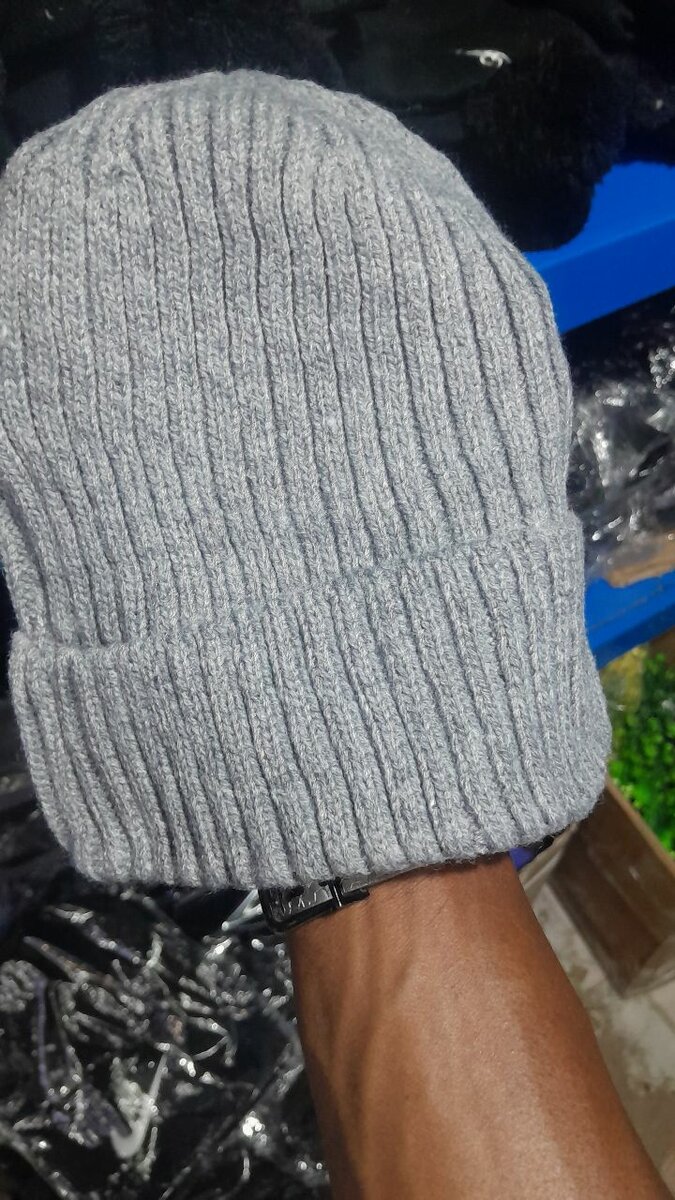 Bonnets en laine sans marque