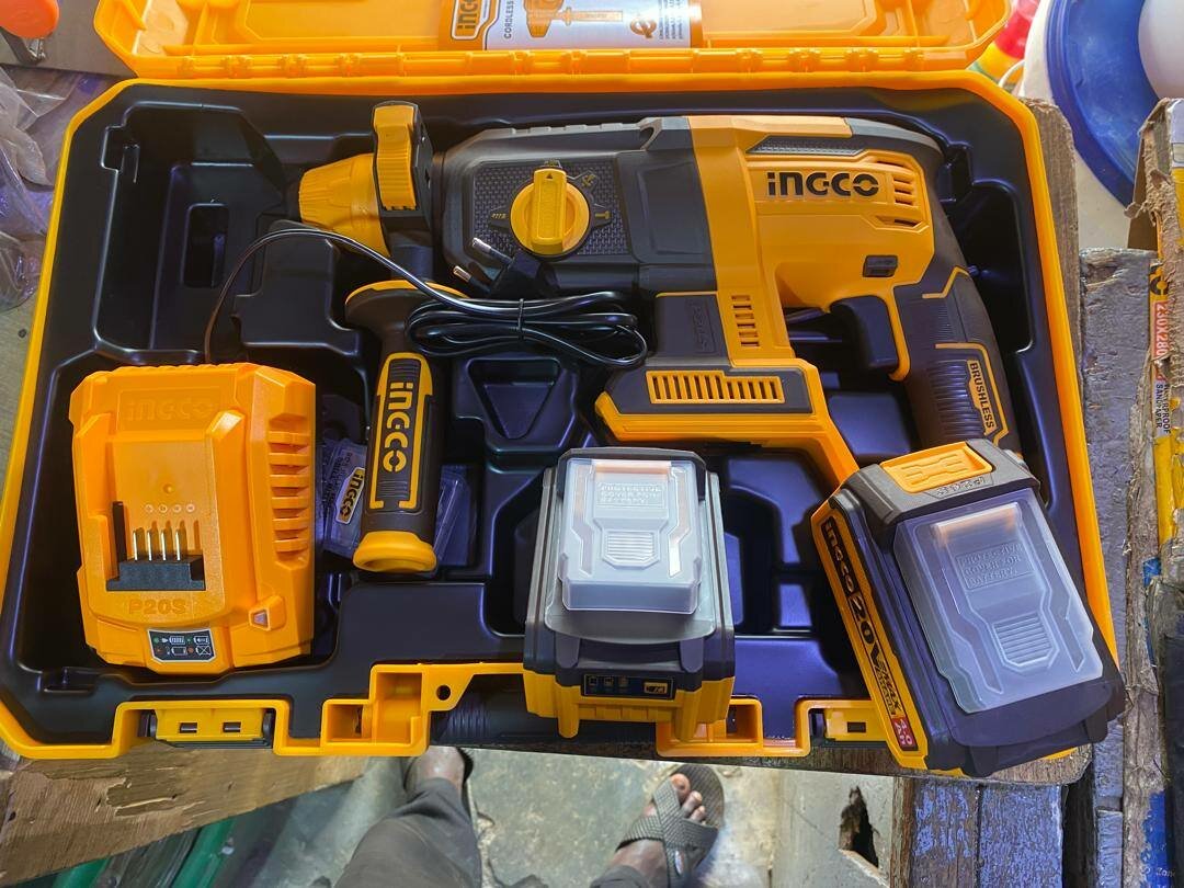 MARTEAU PERFORATEUR 20V INGCO