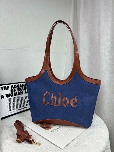 Chloé format 38cm