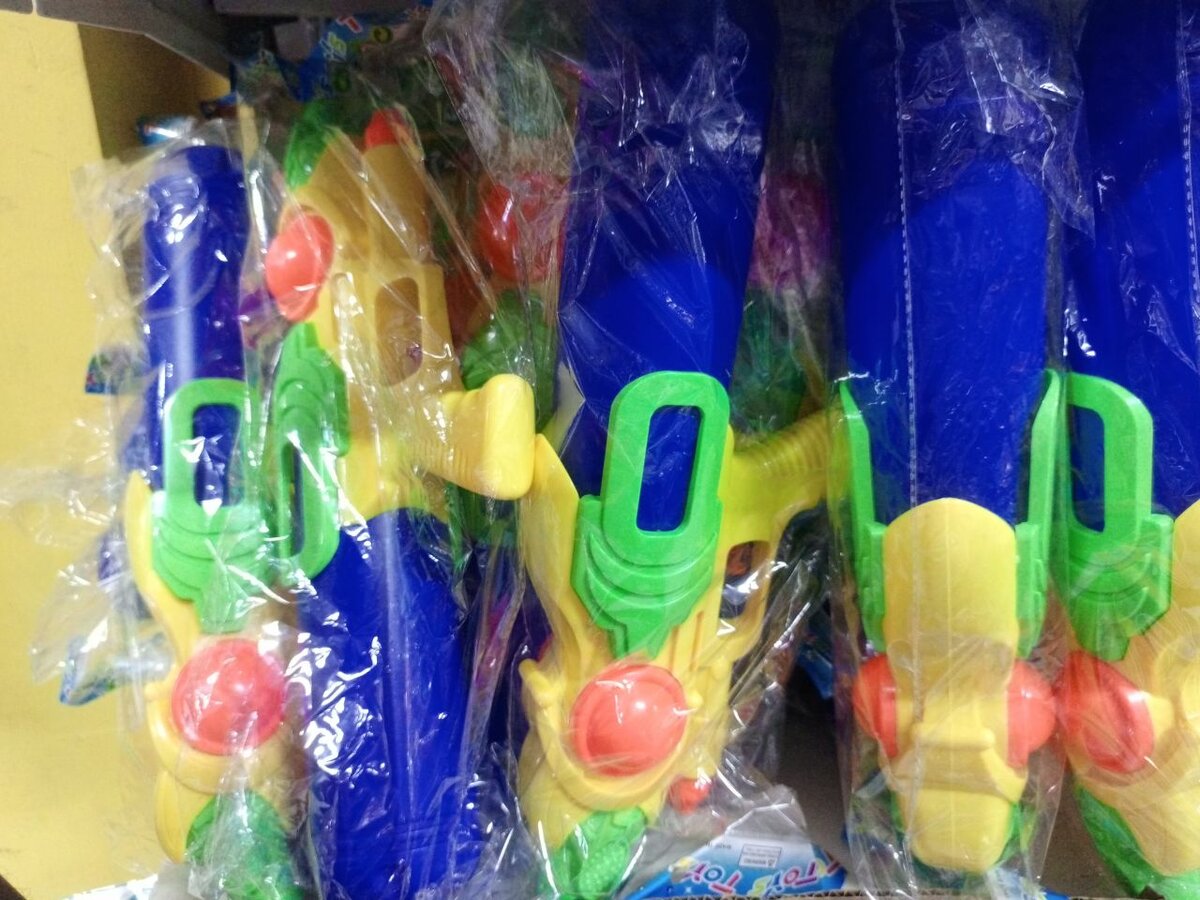 Pistolet à eau coloré