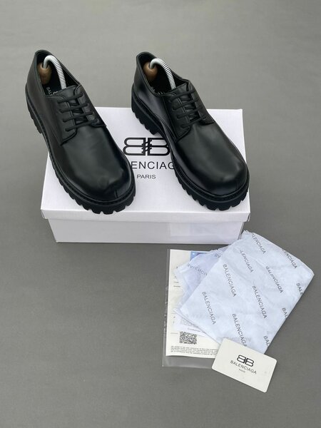 Chaussures derby homme Balenciaga