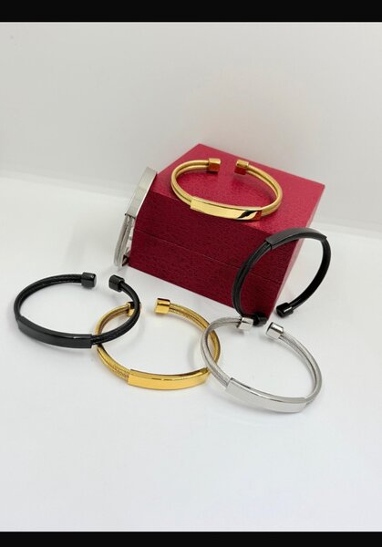 Bracelets en corde multicolore personnalisés