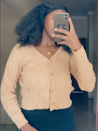 Short knitted Sweater with buttons in beige size: M