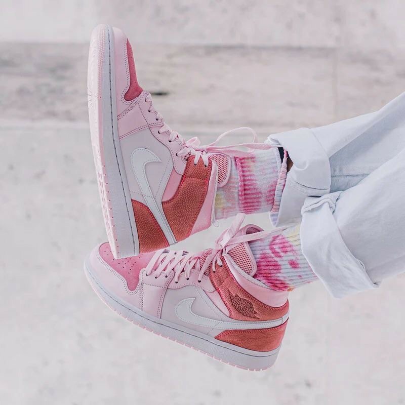Air Jordan 1 Pink