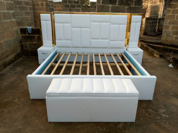 King size bed with two side drawers ottoman