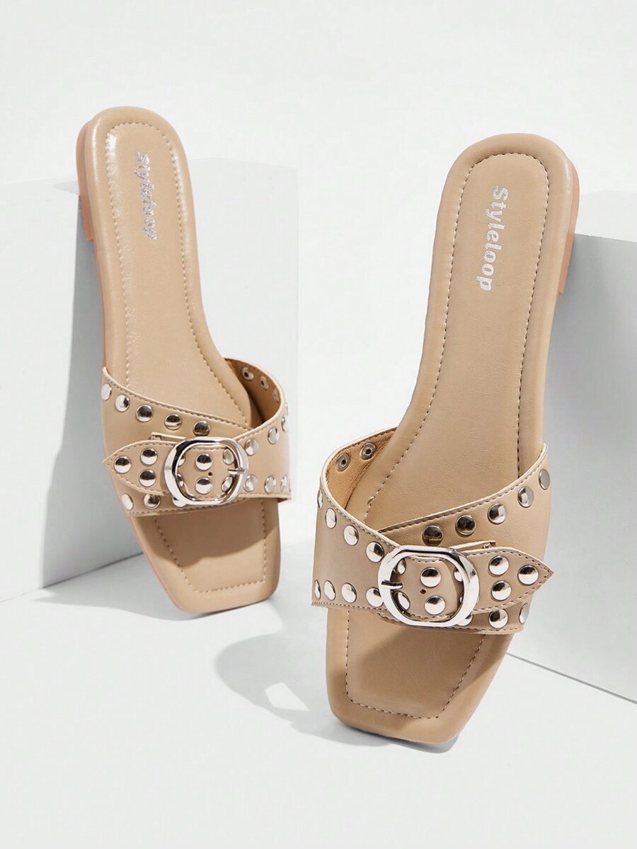 Sandales à talons décoratifs