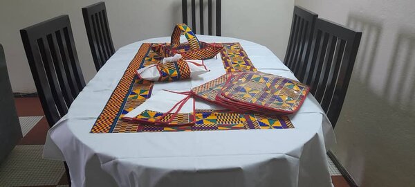 Ensemble de nappe colorée