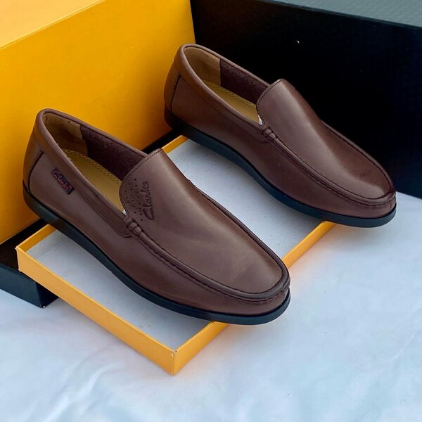 CLARKS CASUAL SHOE
