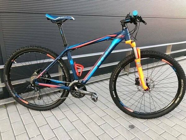 Vélo tout-terrain robuste