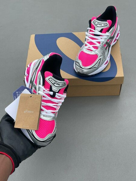 Baskets de course roses pour femme